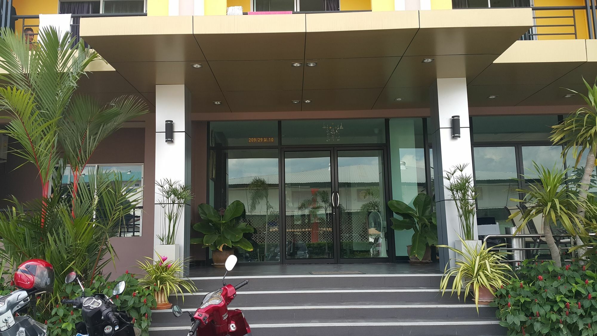 B Space Residence Nong Prue Exteriér fotografie